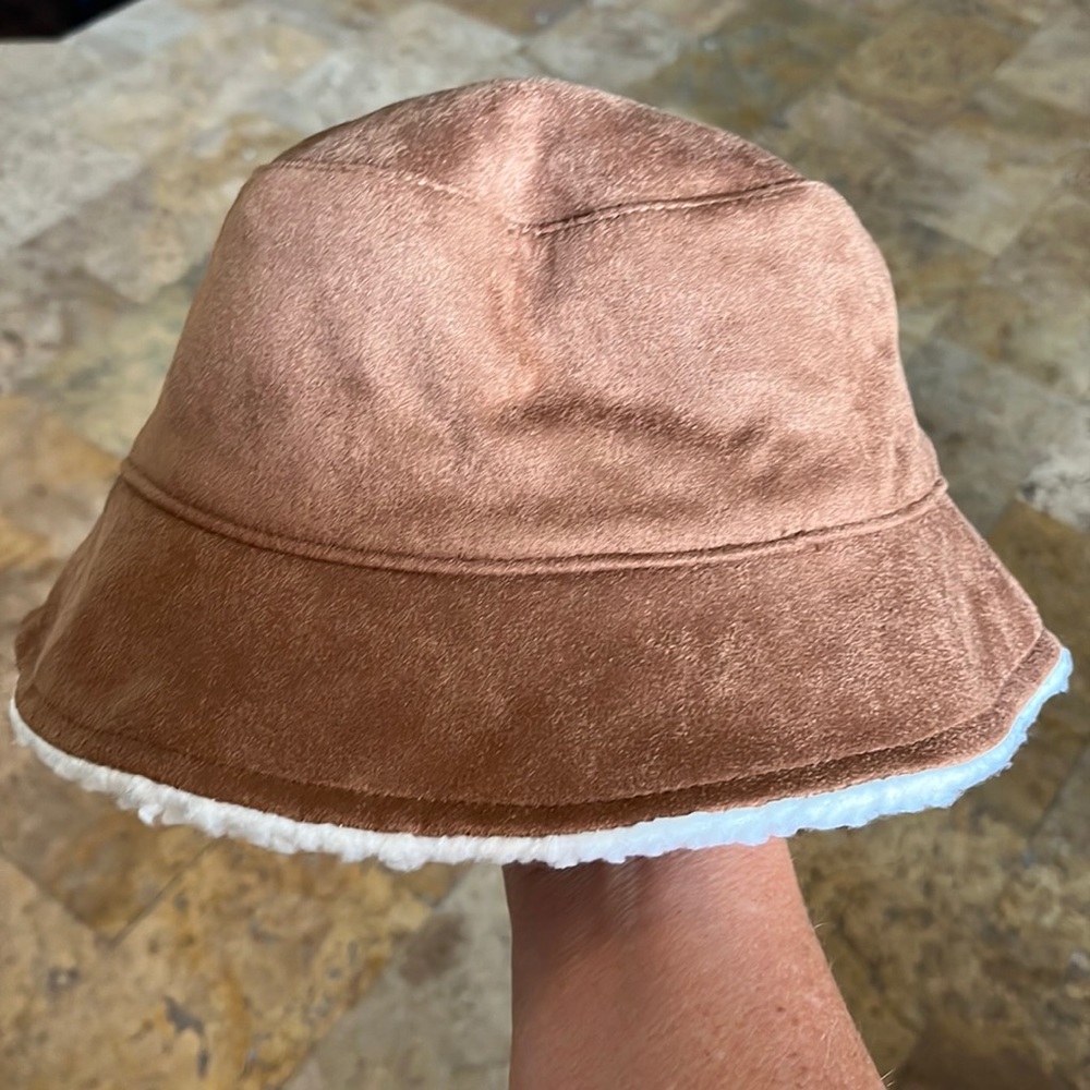 Vince Camuto bucket hat